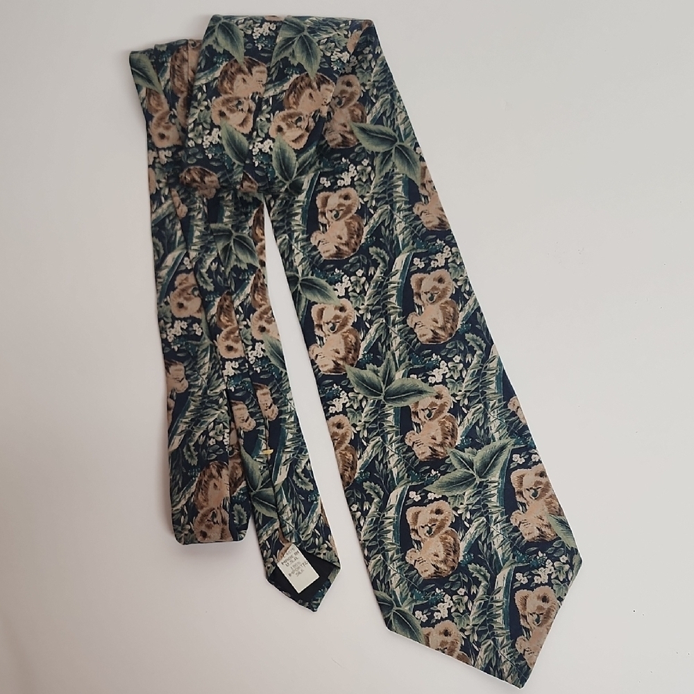 Endangered Species 100% imported silk floral green and brown mens tie Classy&fun